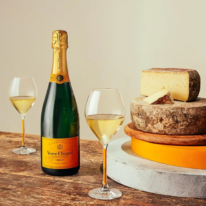 Surprenez avec un accord Champagne Veuve Clicquot et fromage Tomme de montagne - Magazine Champmarket